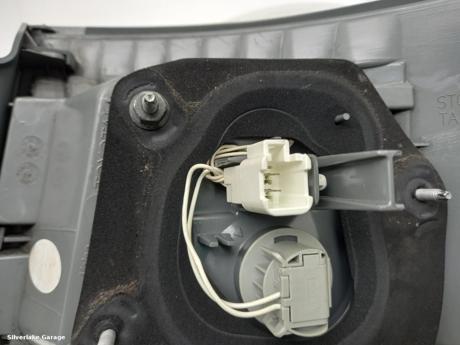 View Auto part L Taillight TOYOTA AVENSIS 2011