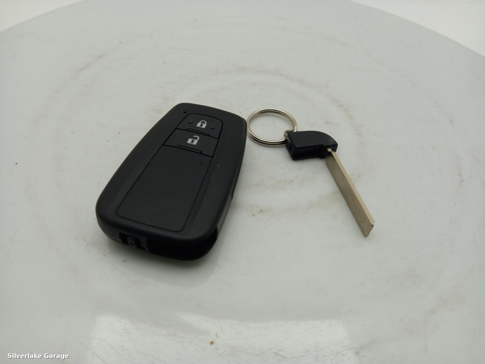 View Auto part Key Fob/Remote TOYOTA C-HR 2018