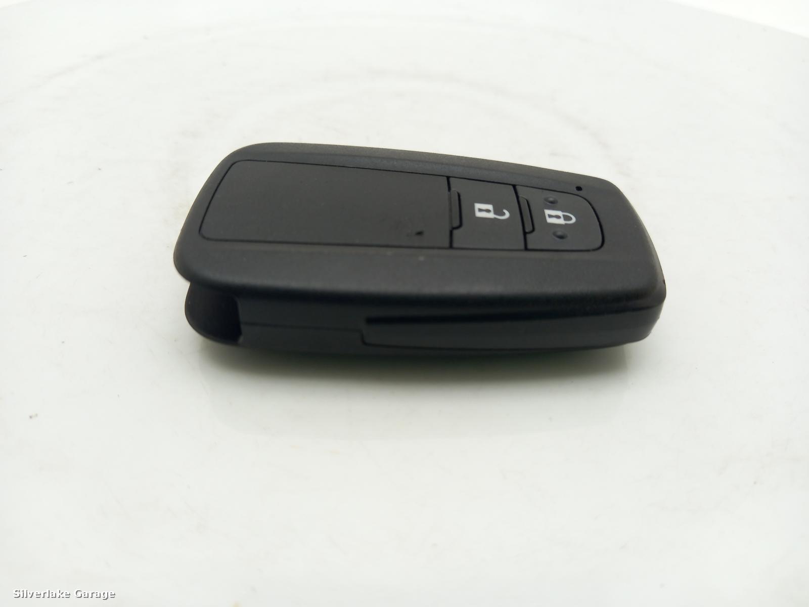 View Auto part Key Fob/Remote TOYOTA C-HR 2018