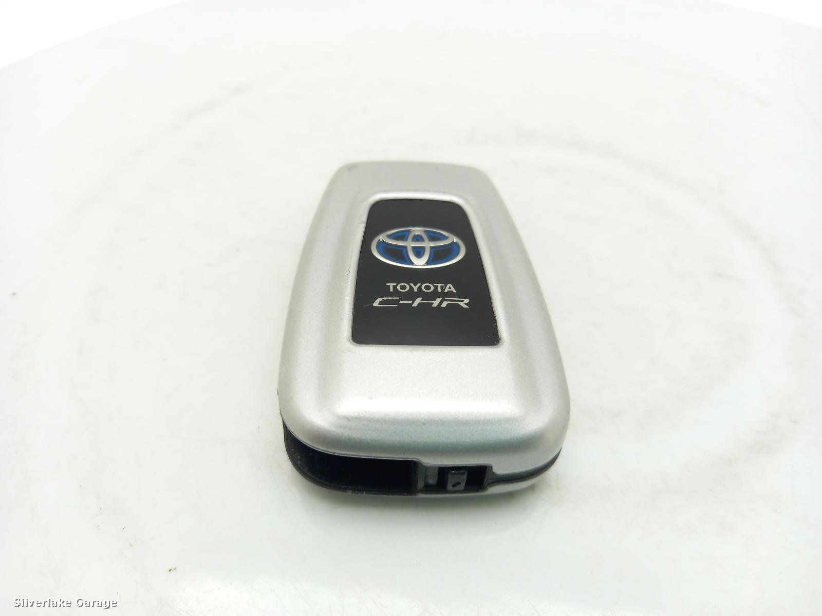 View Auto part Key Fob/Remote TOYOTA C-HR 2018