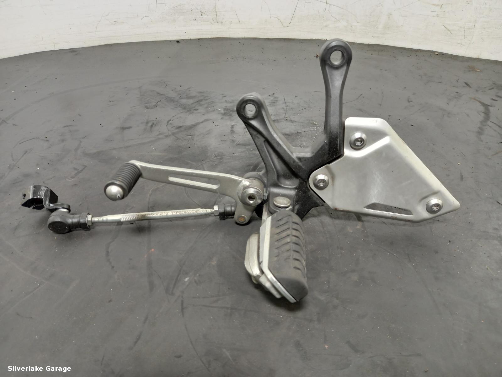 View Auto part Footpeg KAWASAKI ZR 900 2023