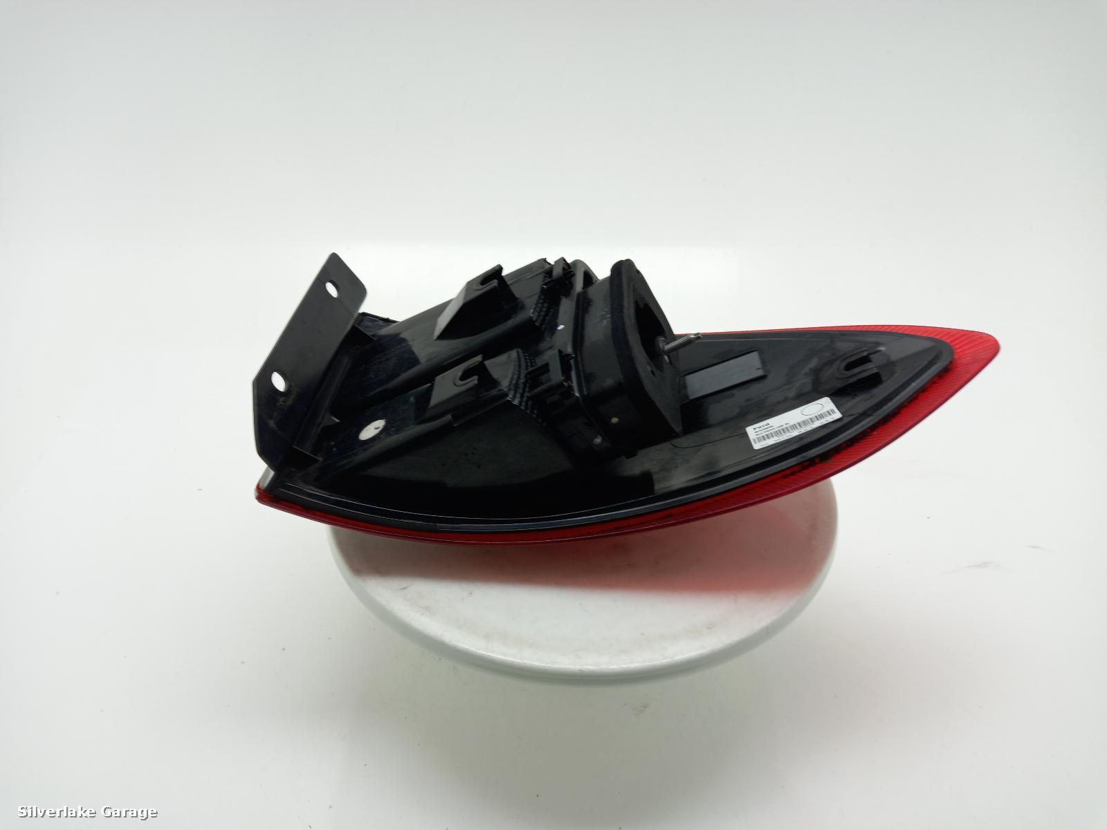 View Auto part R Taillight FORD ECOSPORT 2016