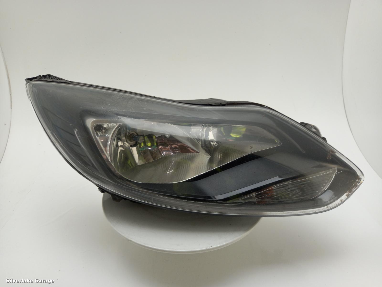View Auto part R Headlamp FORD FOCUS 2013