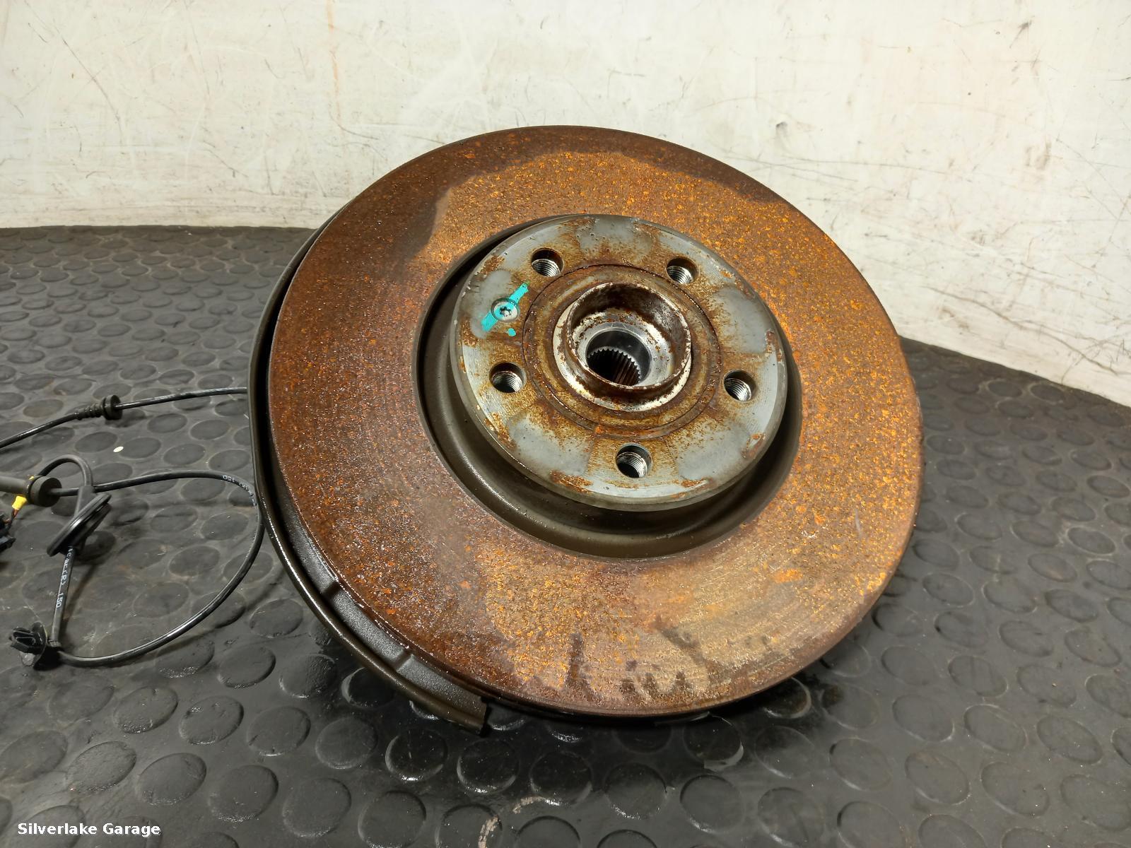 View Auto part RF Hub/Stub Axle Assembly MG HS 2023