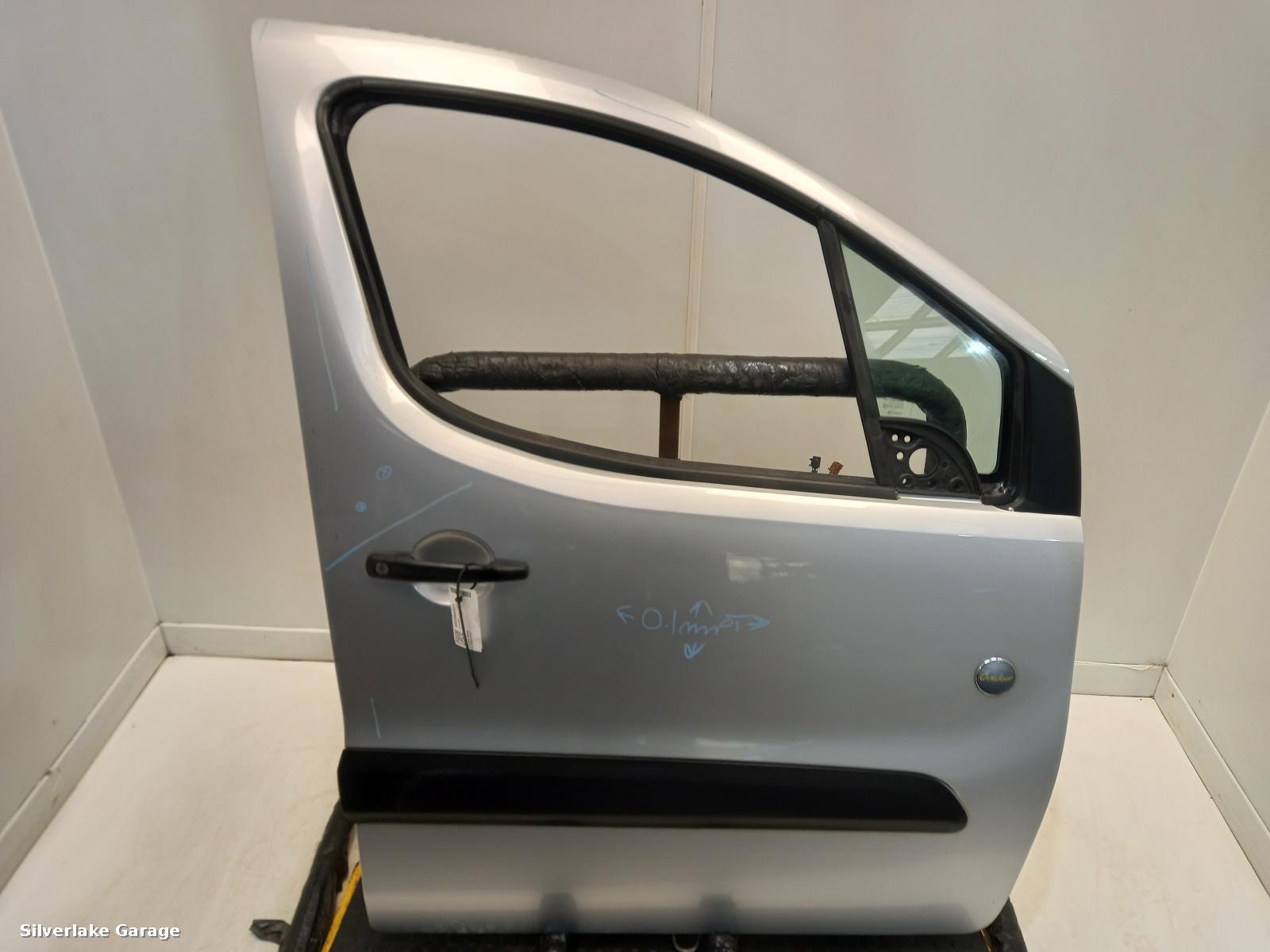 View Auto part R Front Door PEUGEOT PARTNER 2013