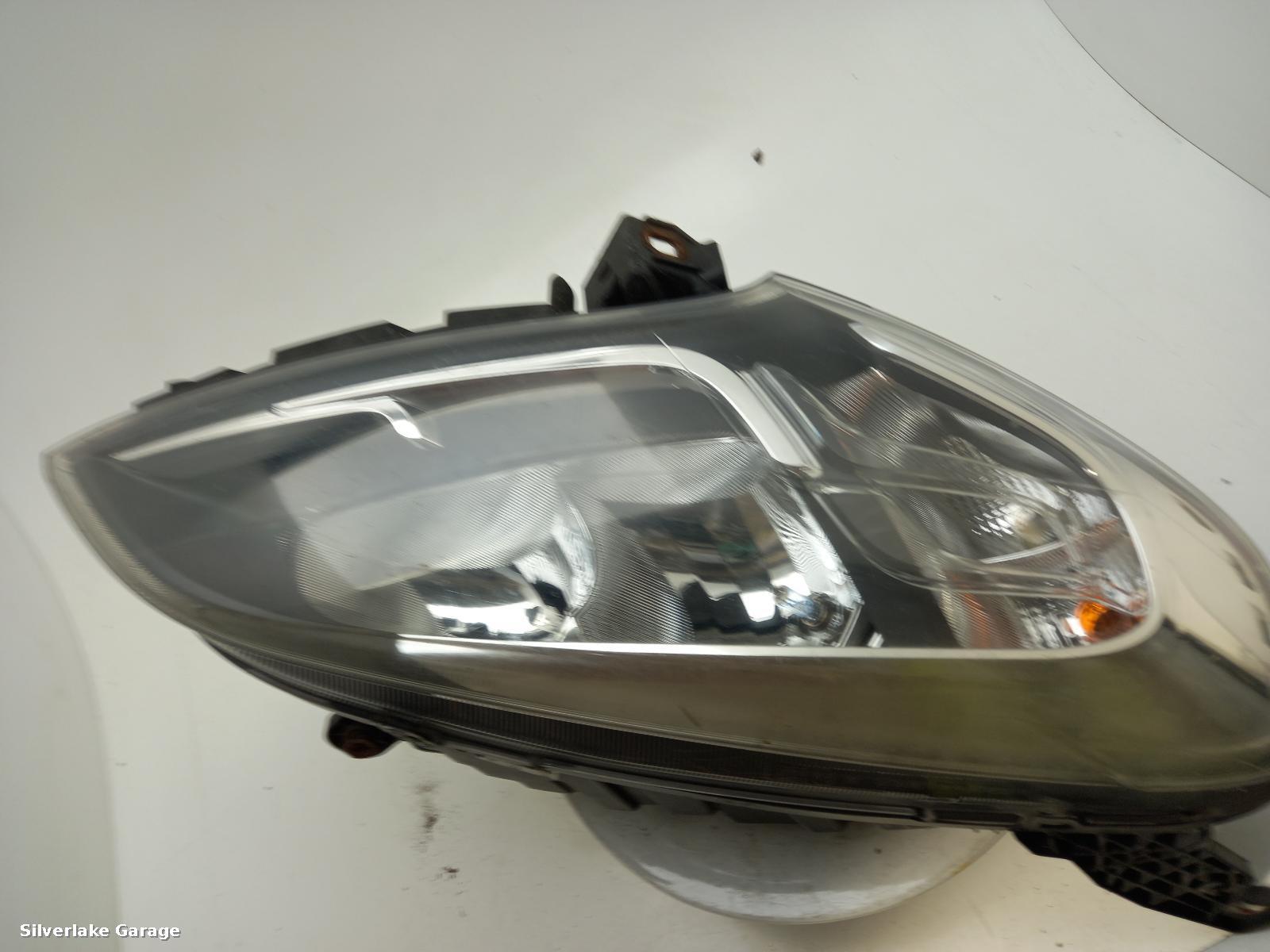 View Auto part R Headlamp FIAT DOBLO 2016
