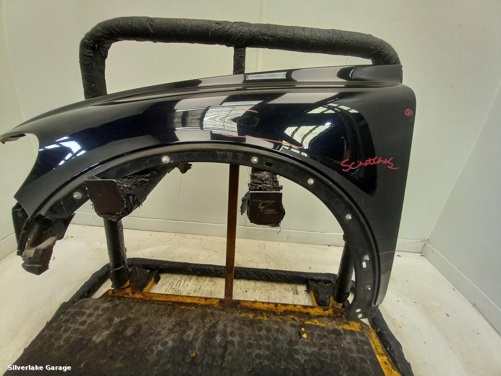 View Auto part L Wing VOLVO C30 2008