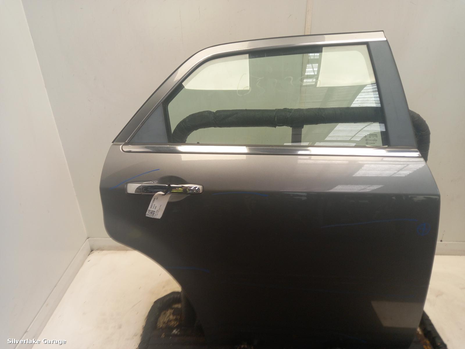 View Auto part R Rear Door CHRYSLER 300C 2007