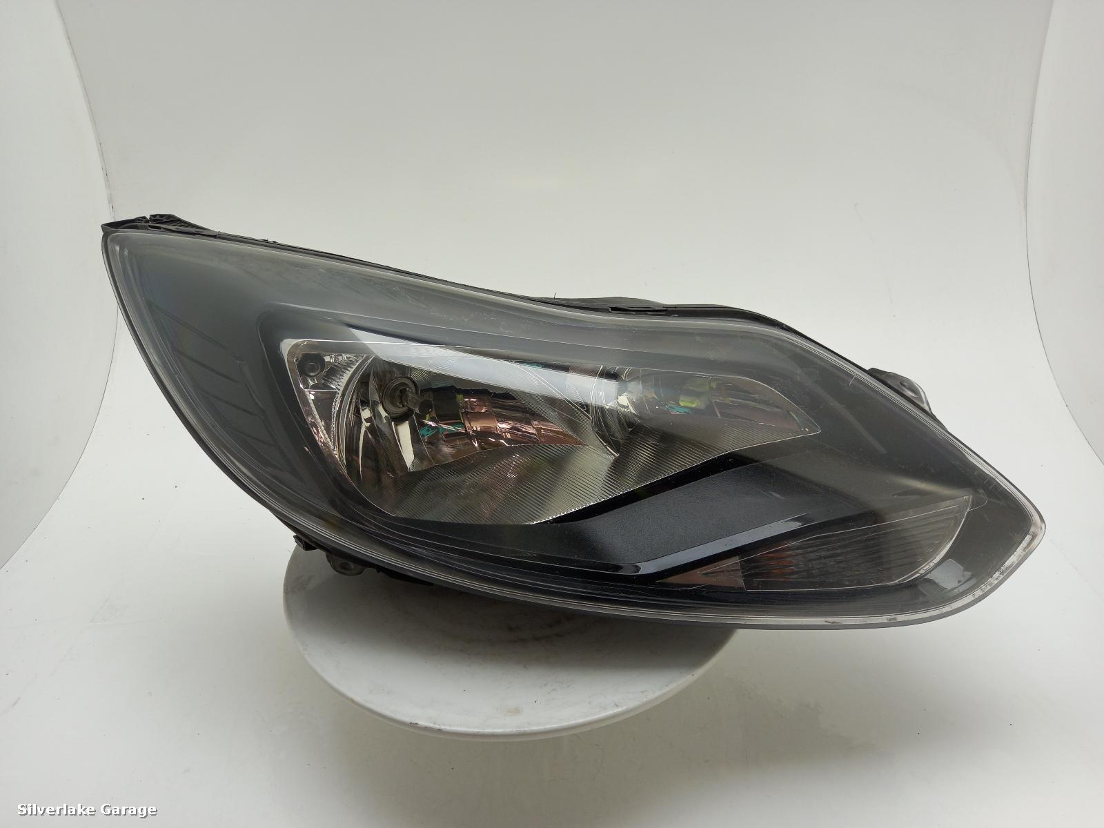 View Auto part R Headlamp FORD FOCUS 2011