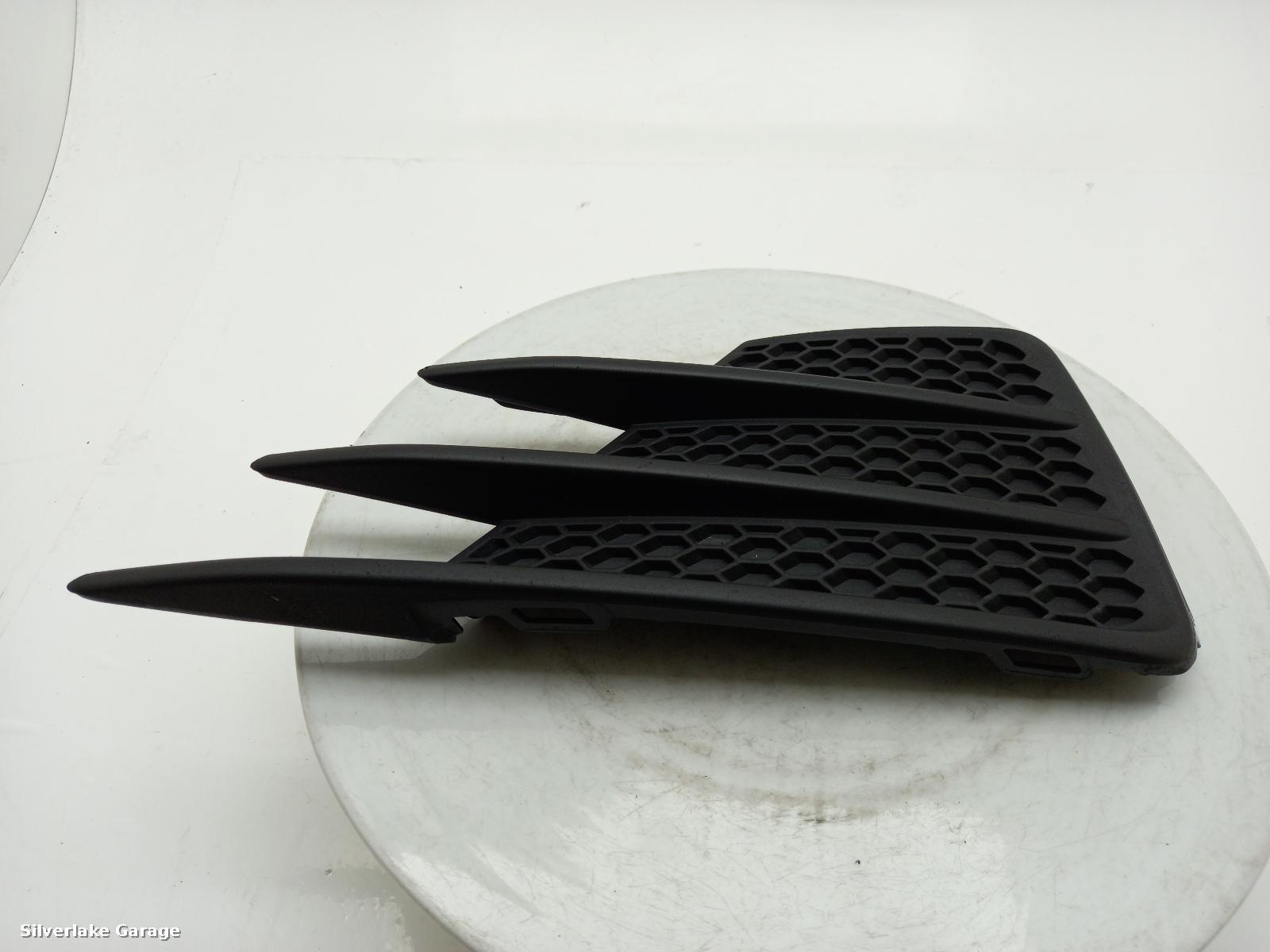 View Auto part Grille VOLKSWAGEN GOLF 2017