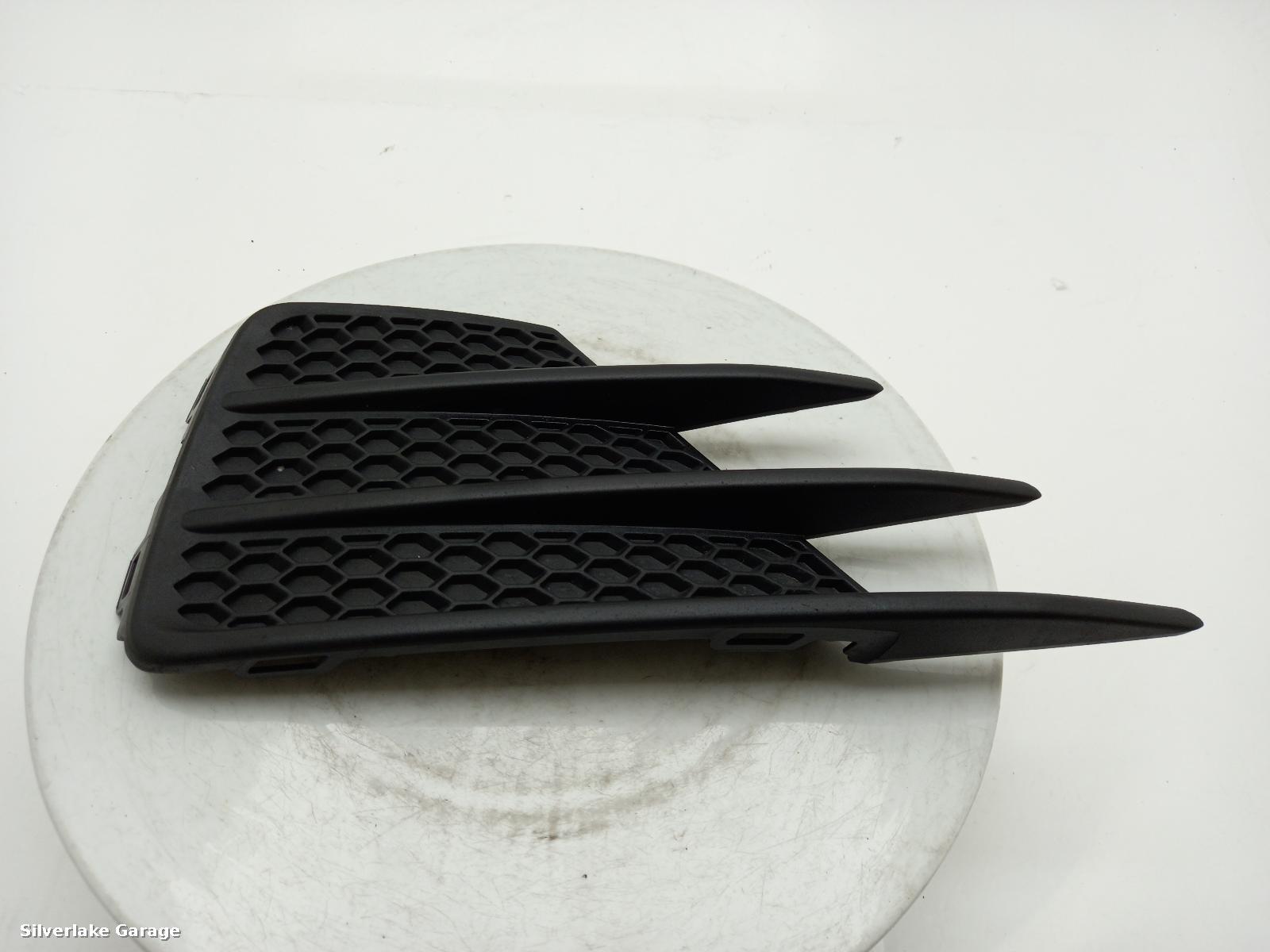 View Auto part Grille VOLKSWAGEN GOLF 2017