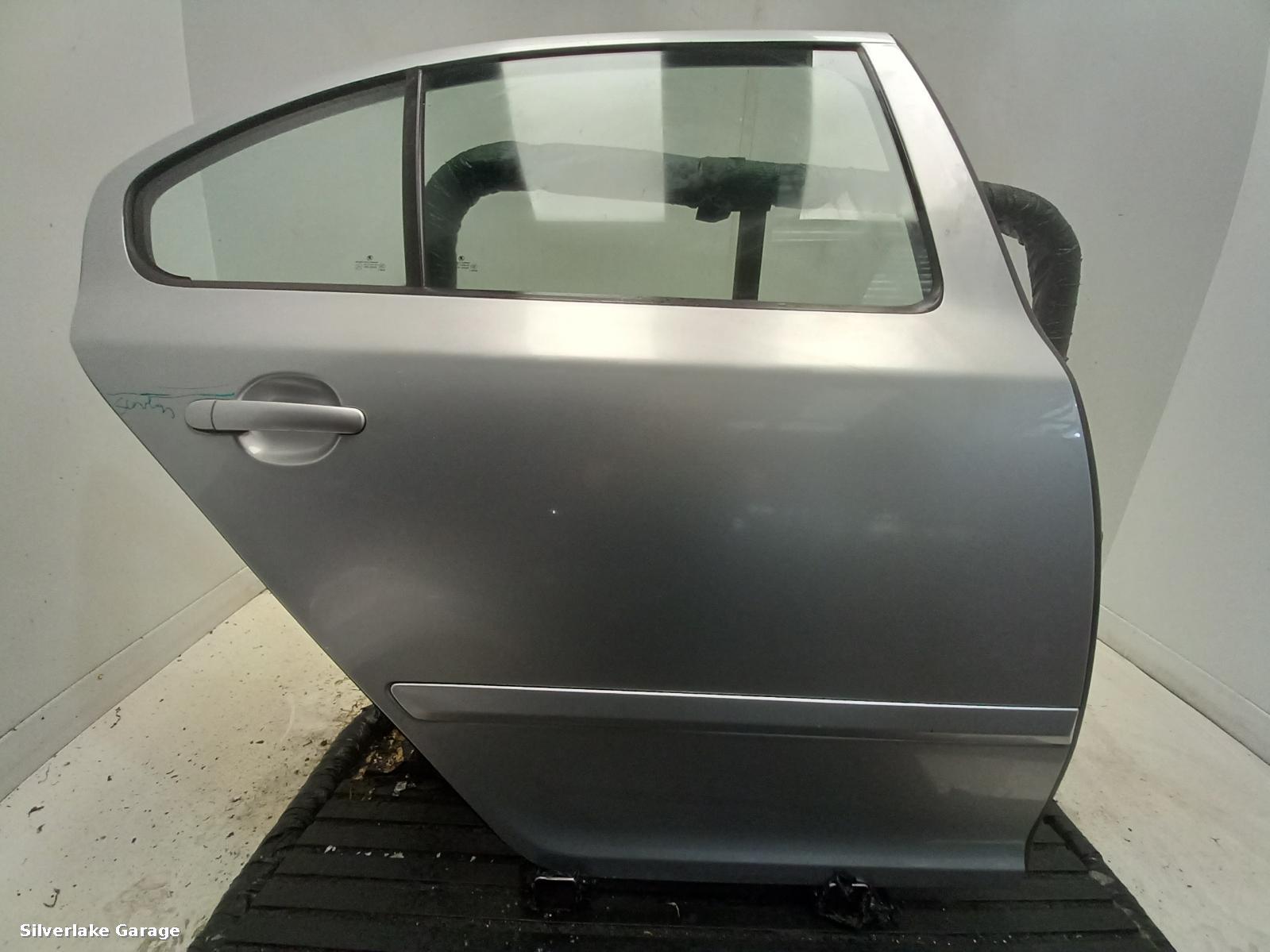 View Auto part R Rear Door SKODA OCTAVIA 2011