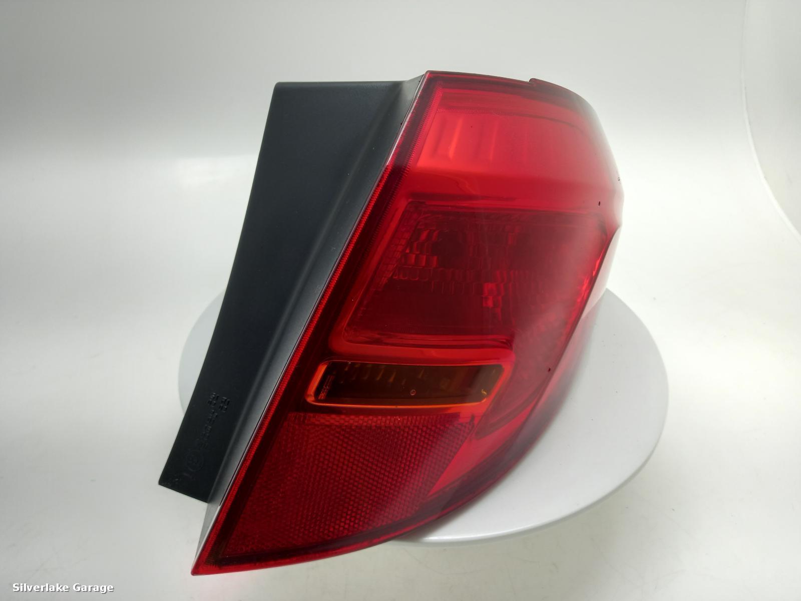 View Auto part R Taillight VAUXHALL MERIVA 2010
