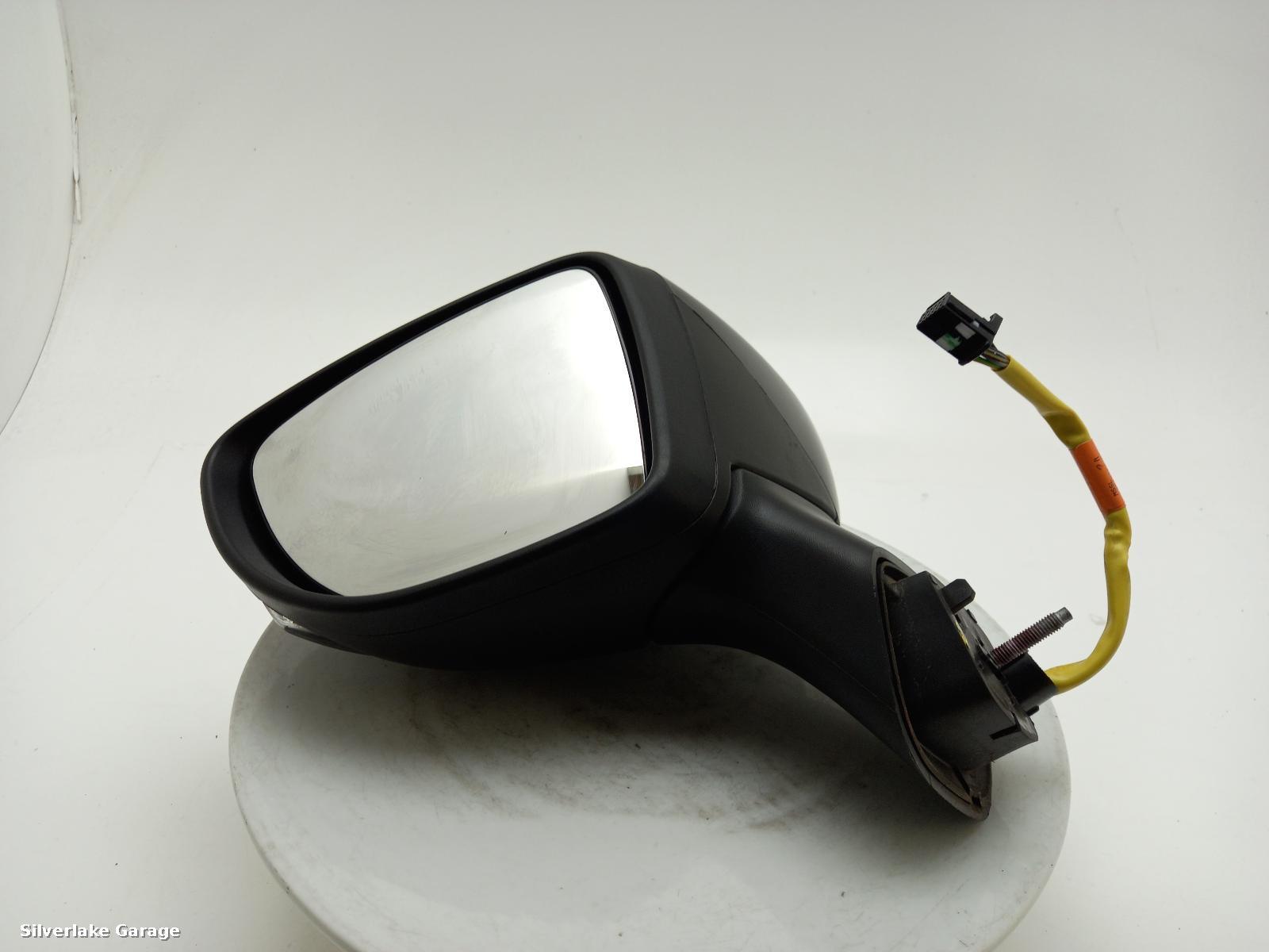 View Auto part L Door Mirror RENAULT CAPTUR 2018