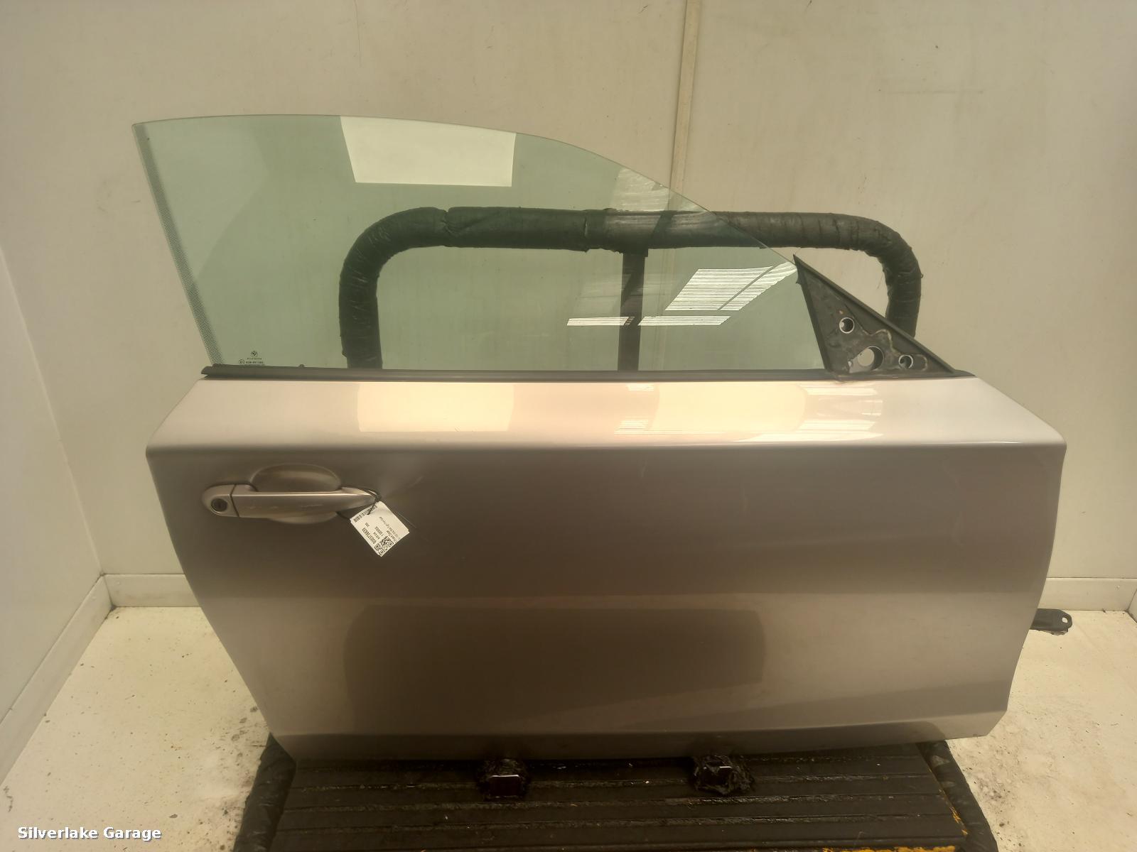 View Auto part R Front Door BMW 1 SERIES 2009