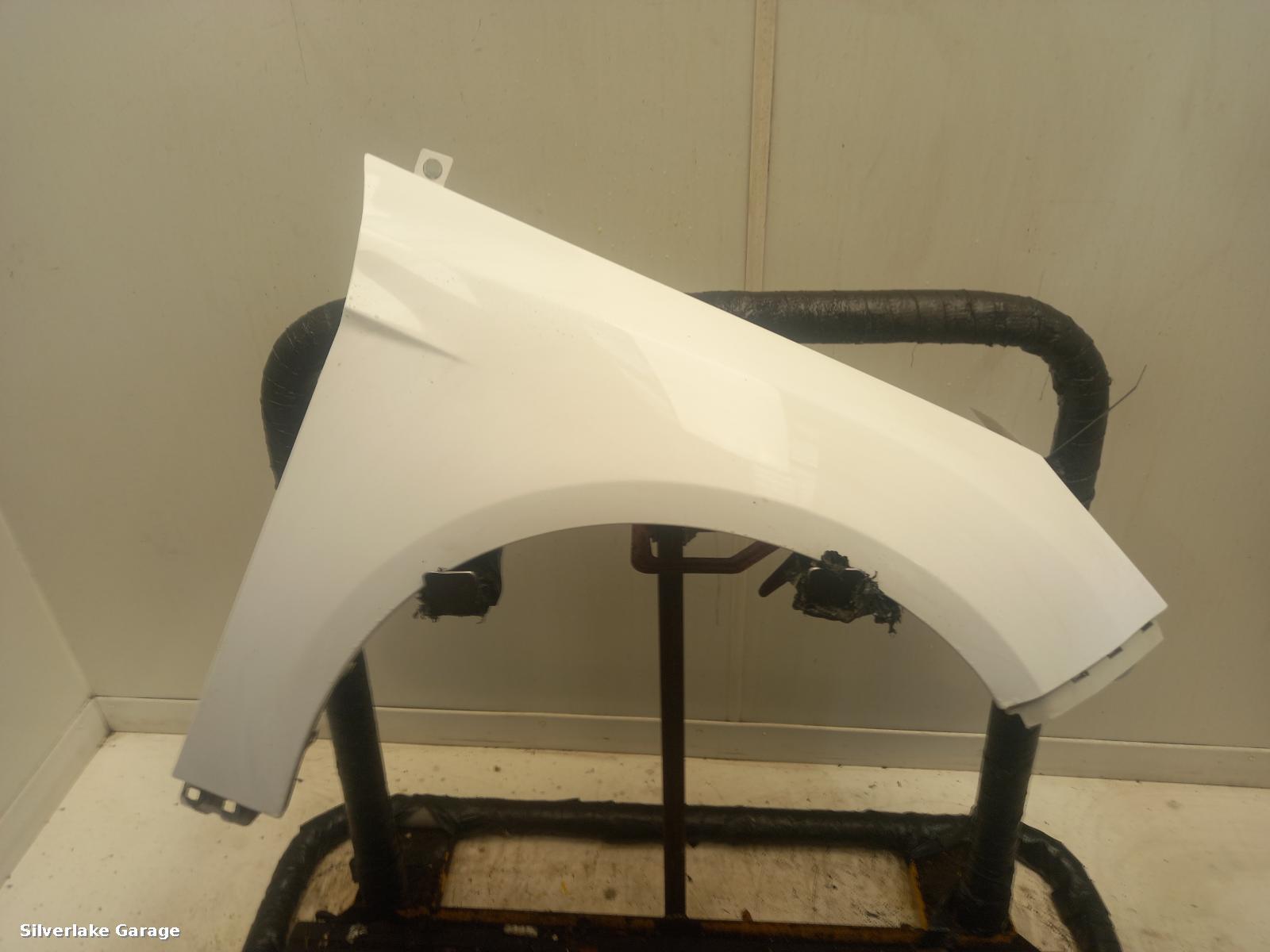 View Auto part R Wing FORD FOCUS 2014