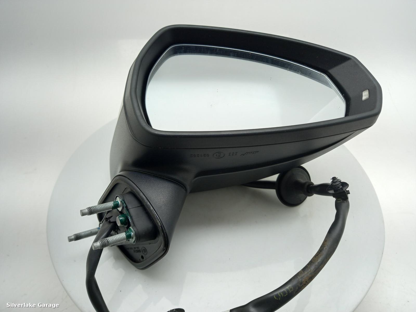 View Auto part R Door Mirror AUDI A3 2019