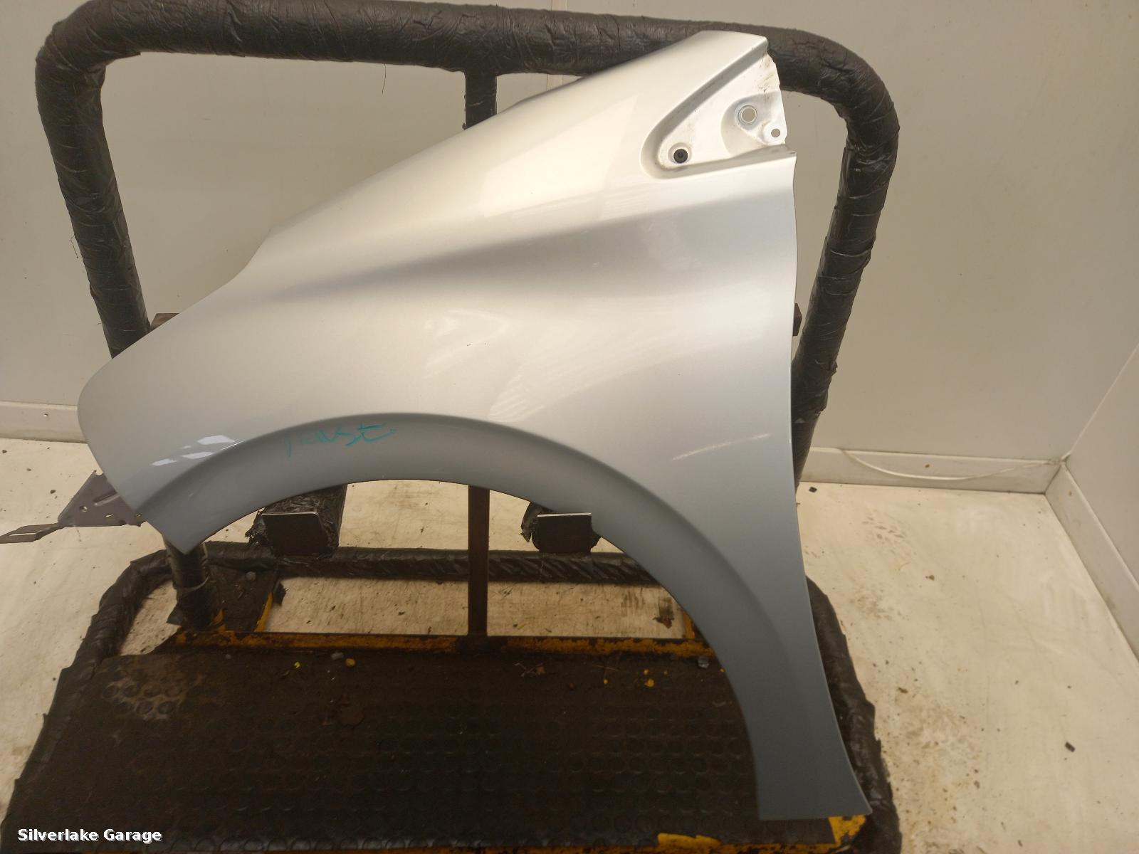 View Auto part L Wing PEUGEOT 208 2013