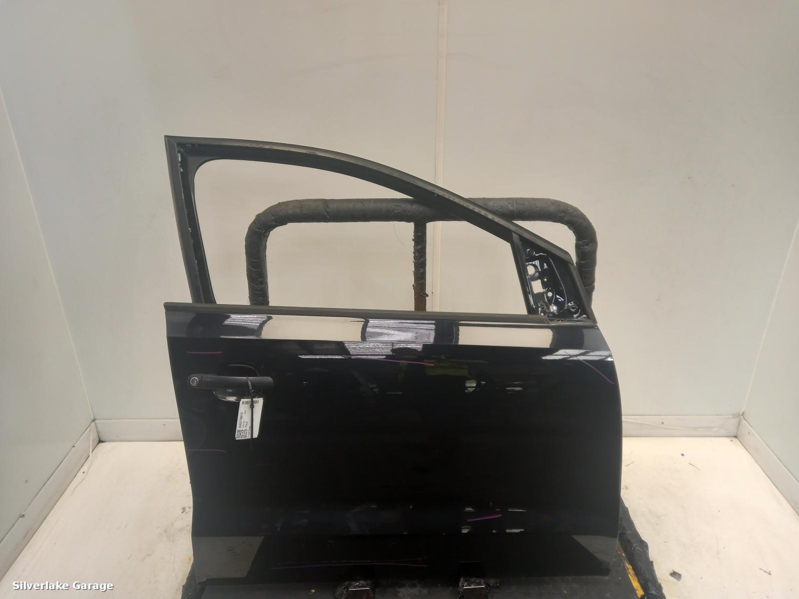 View Auto part R Front Door VOLKSWAGEN POLO 2010