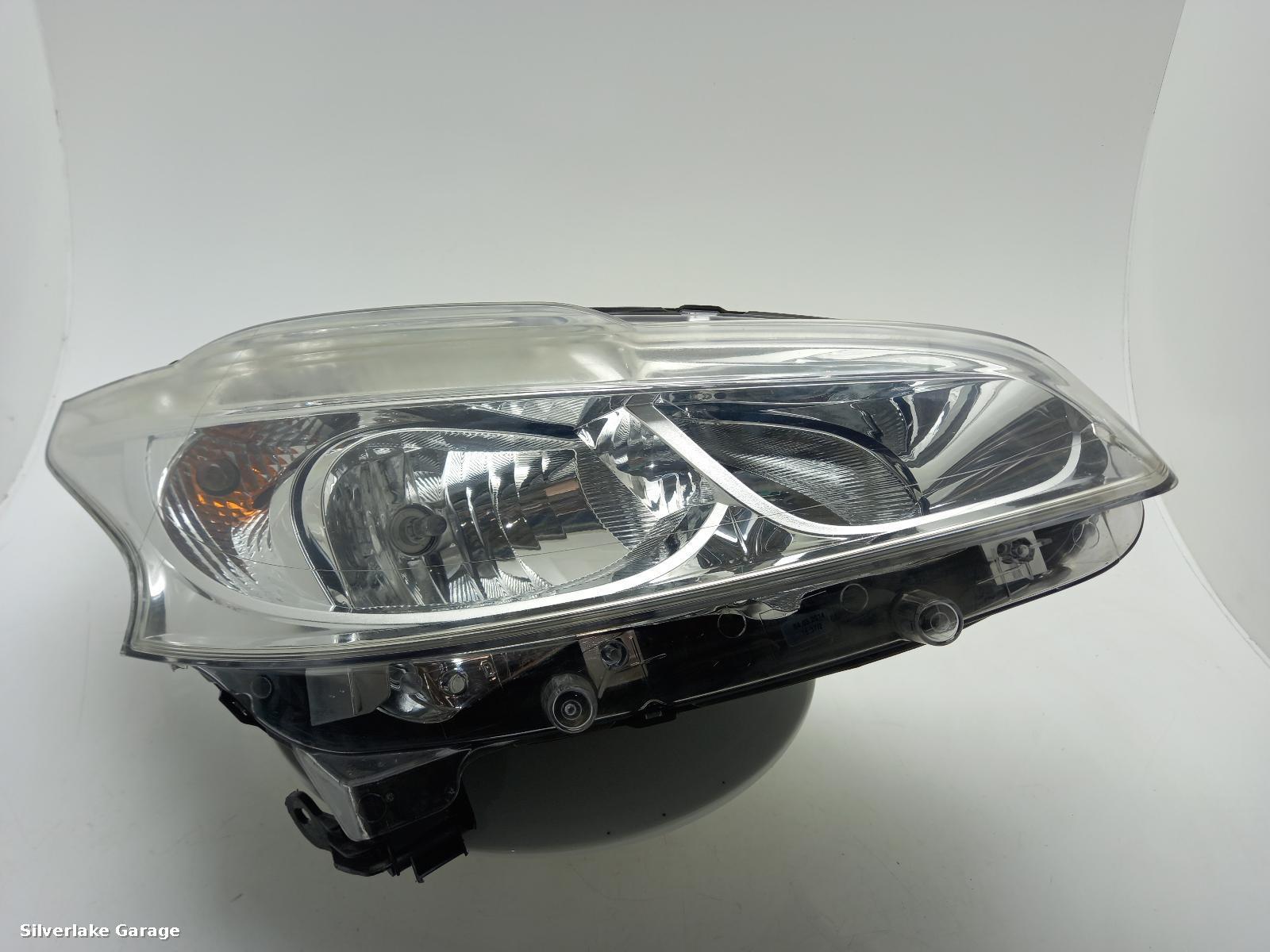 View Auto part R Headlamp PEUGEOT 208 2014