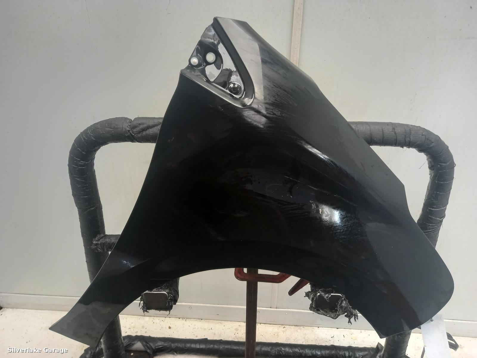 View Auto part R Wing PEUGEOT 208 2014