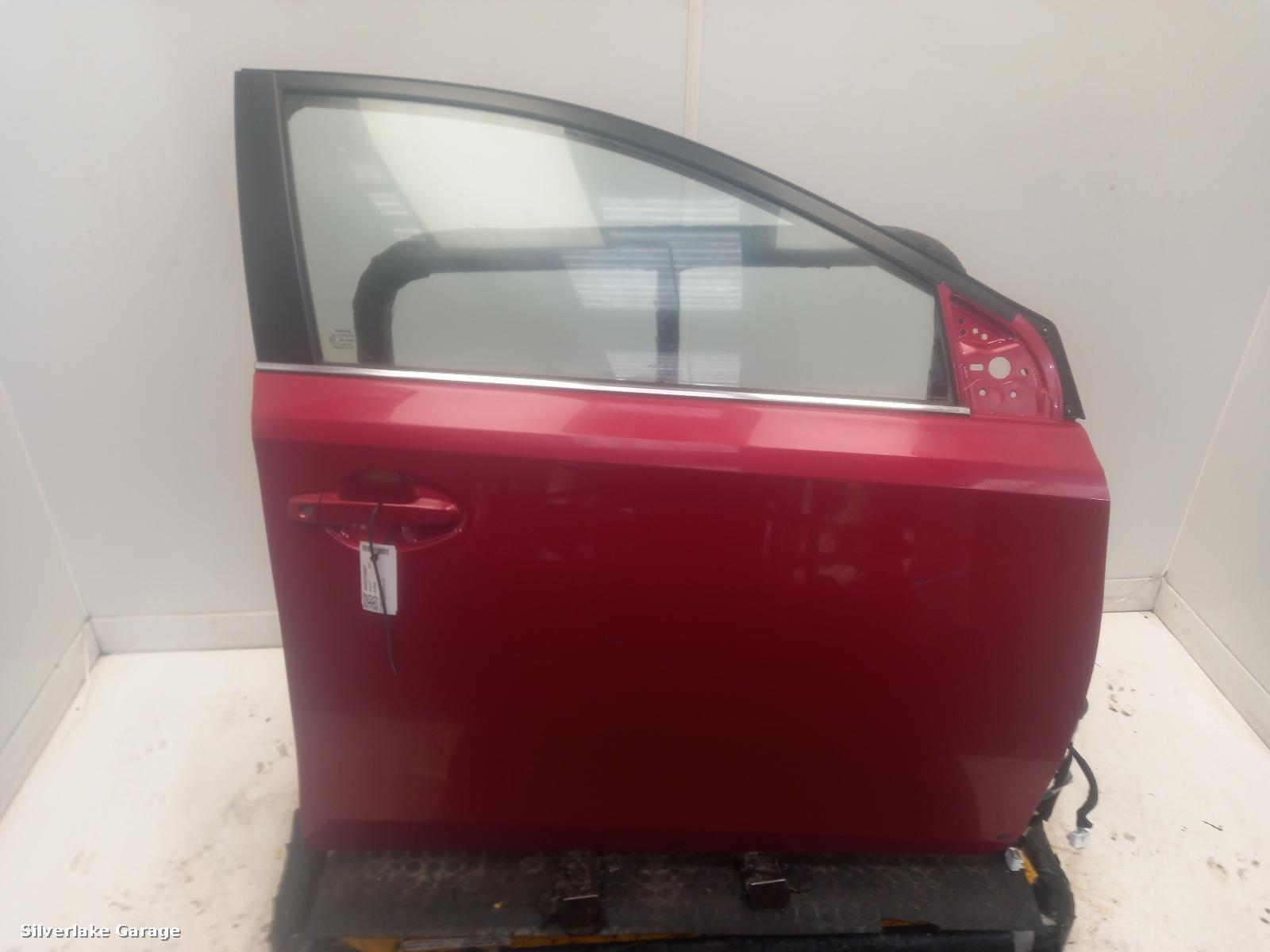 View Auto part R Front Door TOYOTA AURIS 2013