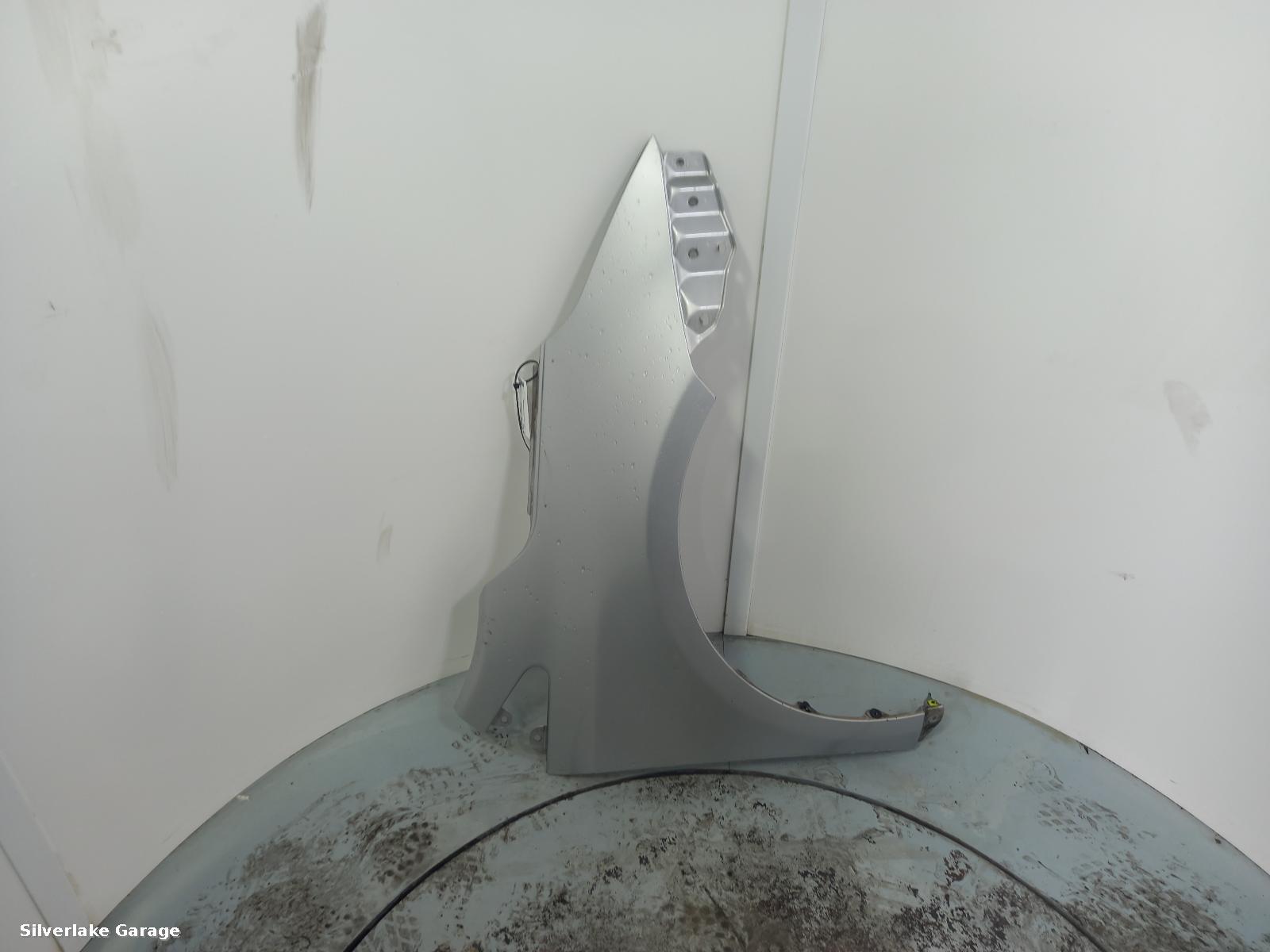 View Auto part R Wing TOYOTA AVENSIS 2016