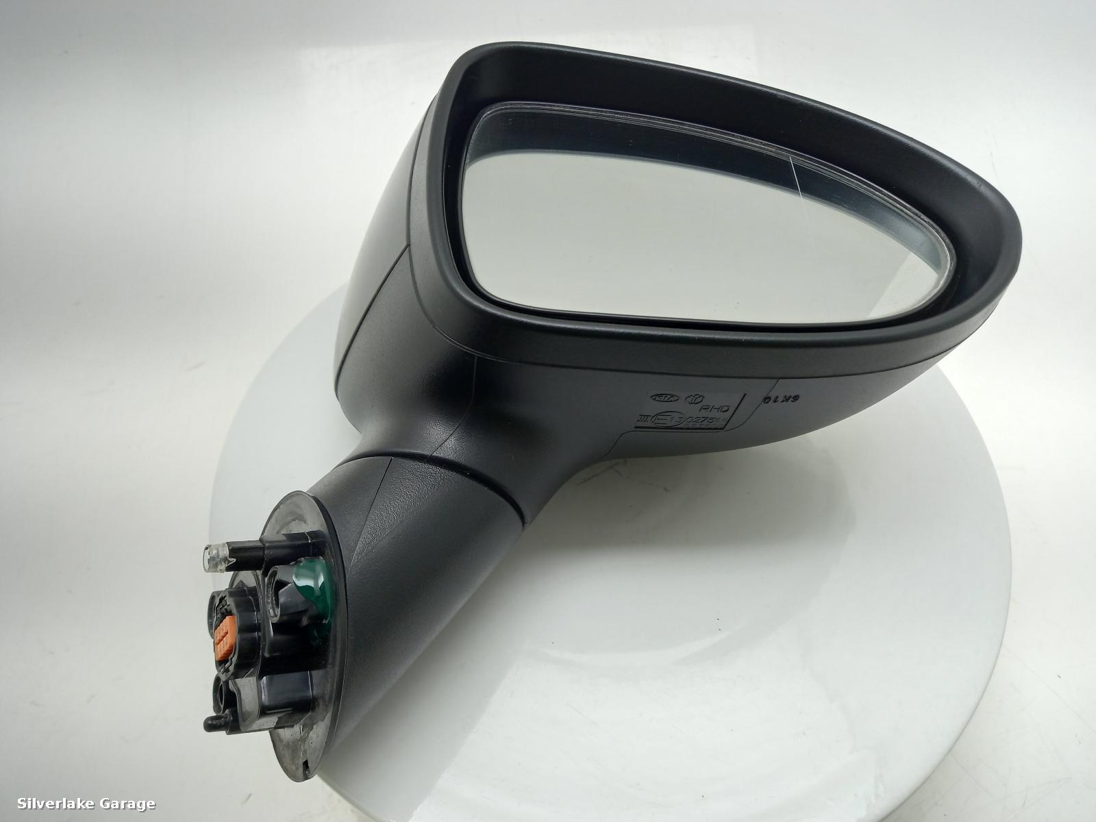View Auto part R Door Mirror KIA RIO 2017