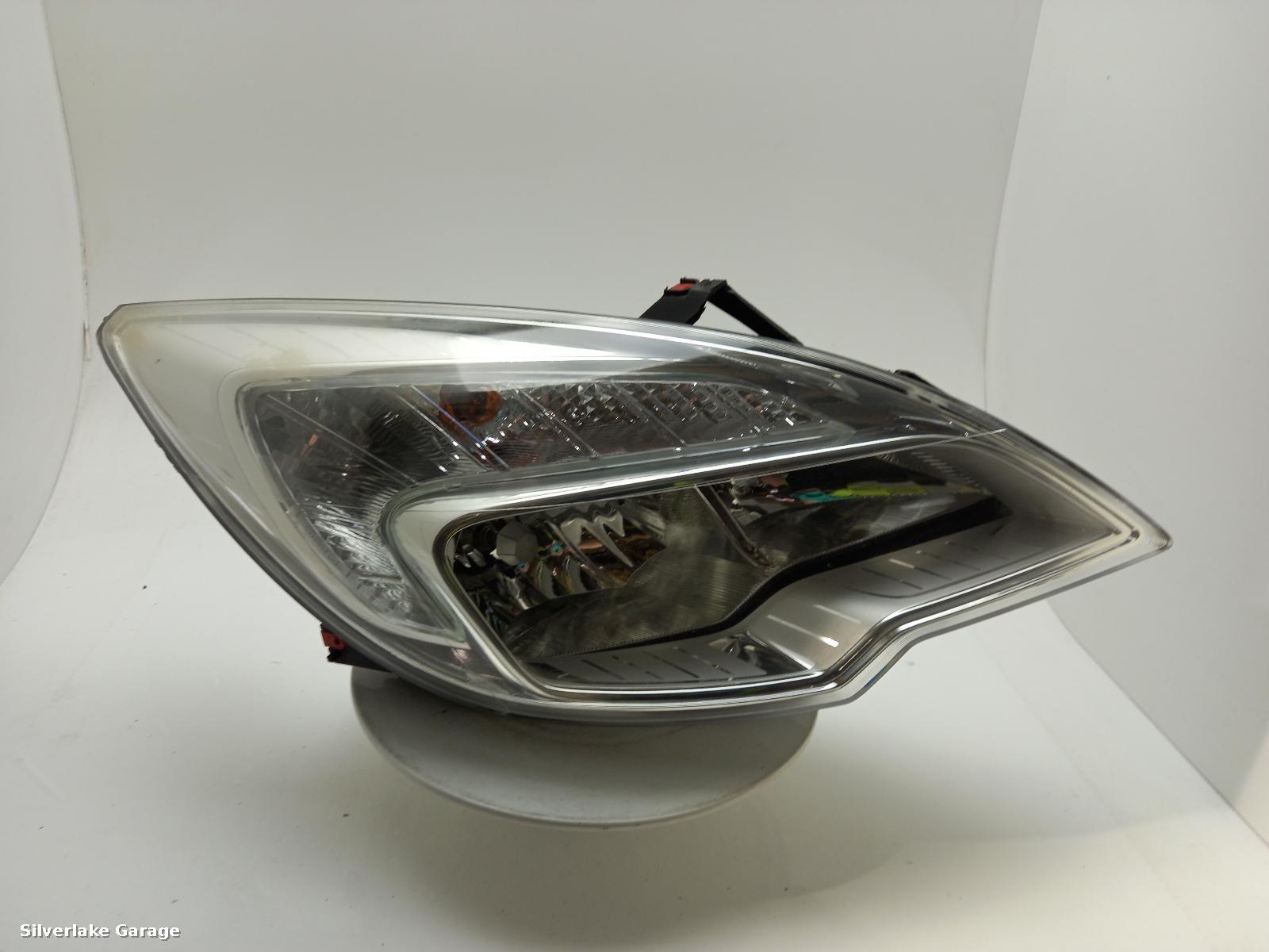 View Auto part R Headlamp VAUXHALL MERIVA 2010