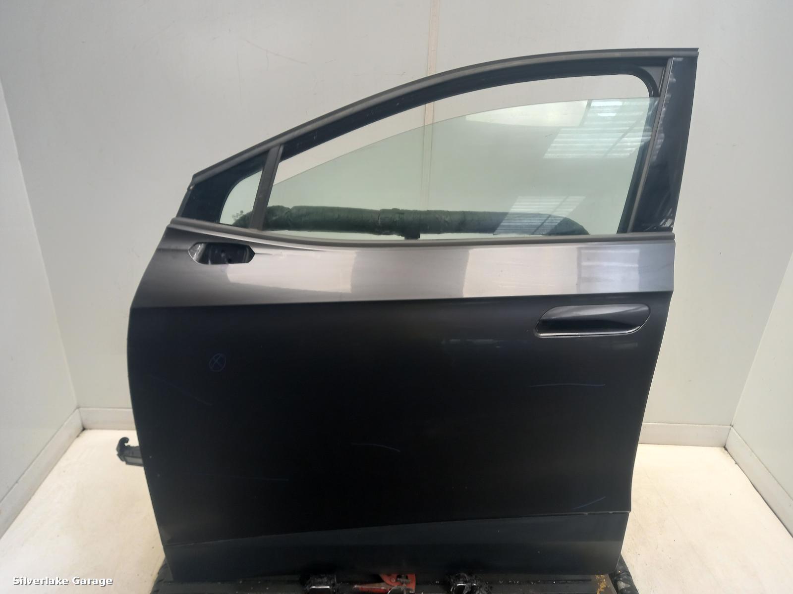 View Auto part L Front Door VOLKSWAGEN ID.4 2021