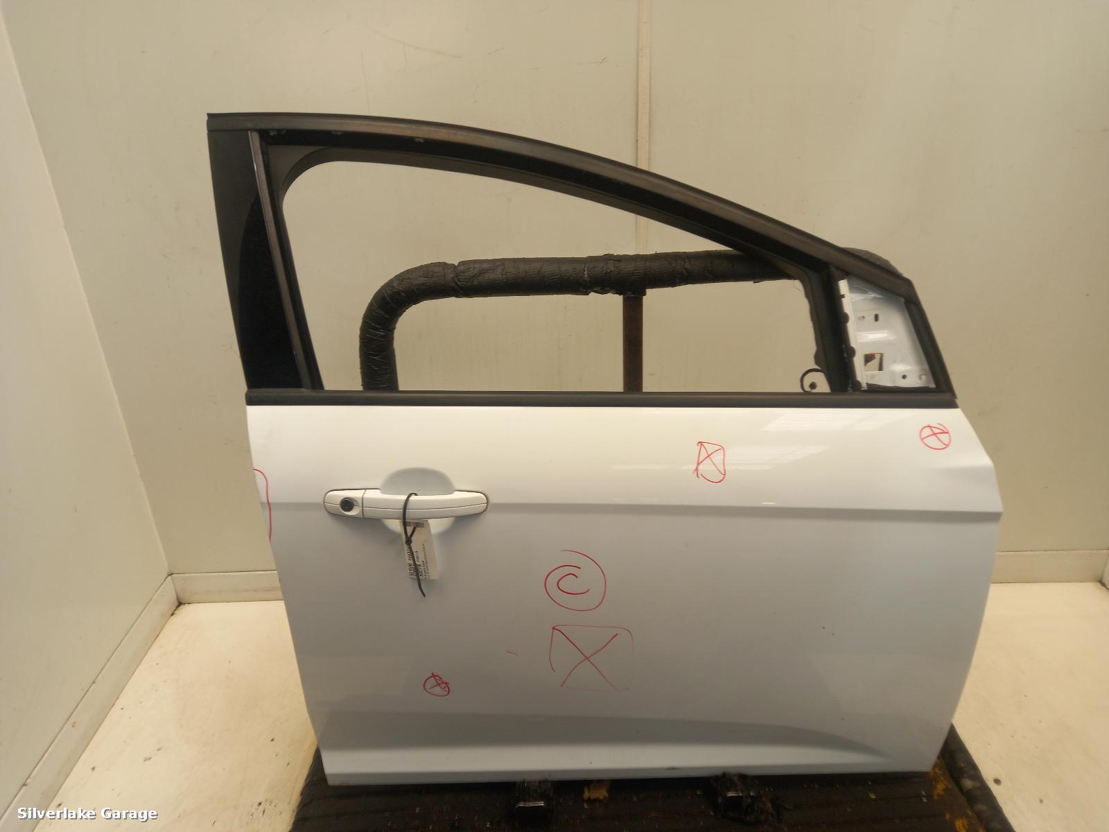 View Auto part R Front Door FORD FOCUS 2017