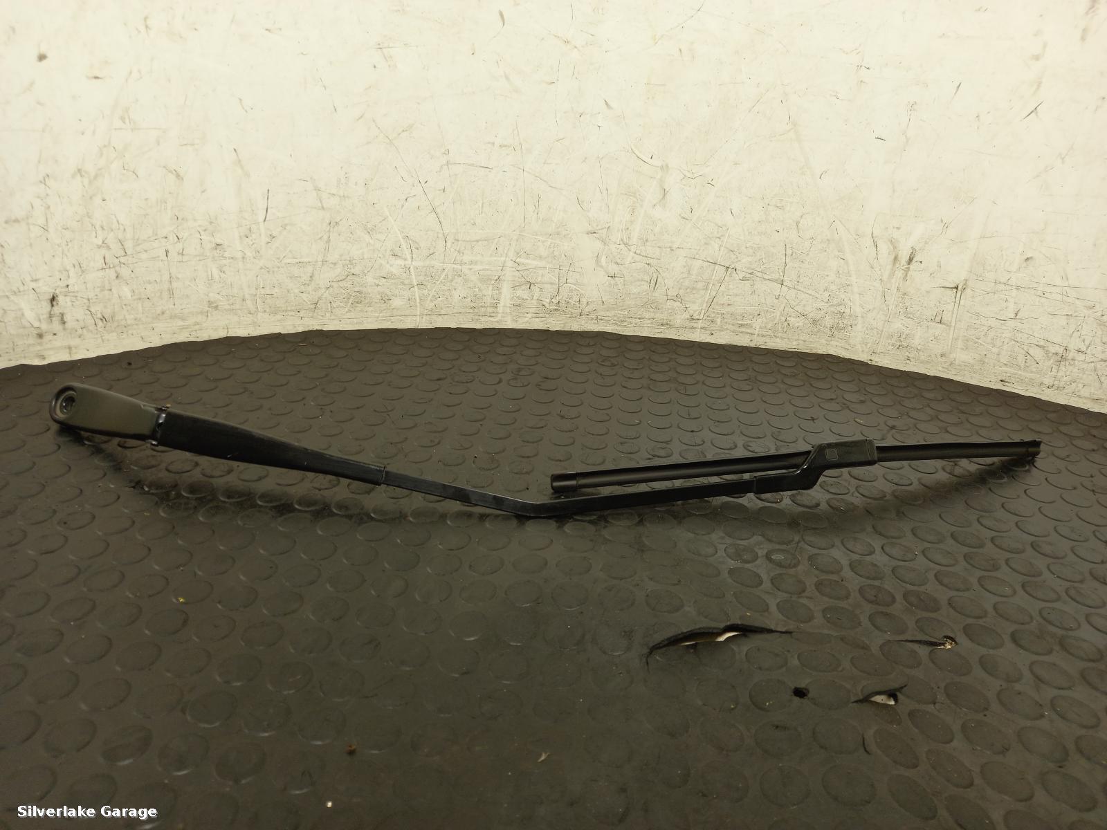 View Auto part Wiper Arm VOLVO V40 2015