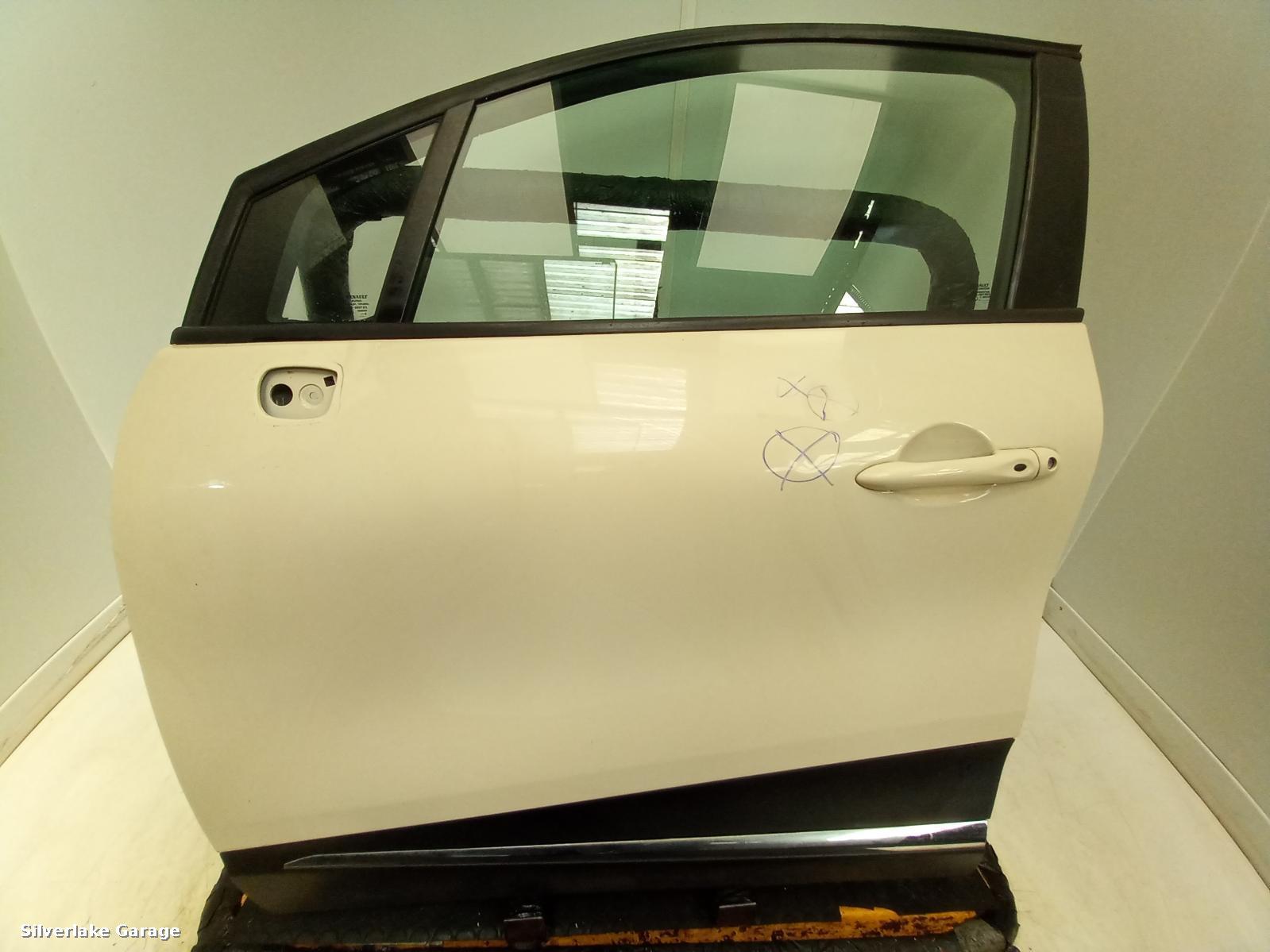 View Auto part L Front Door RENAULT CAPTUR 2013