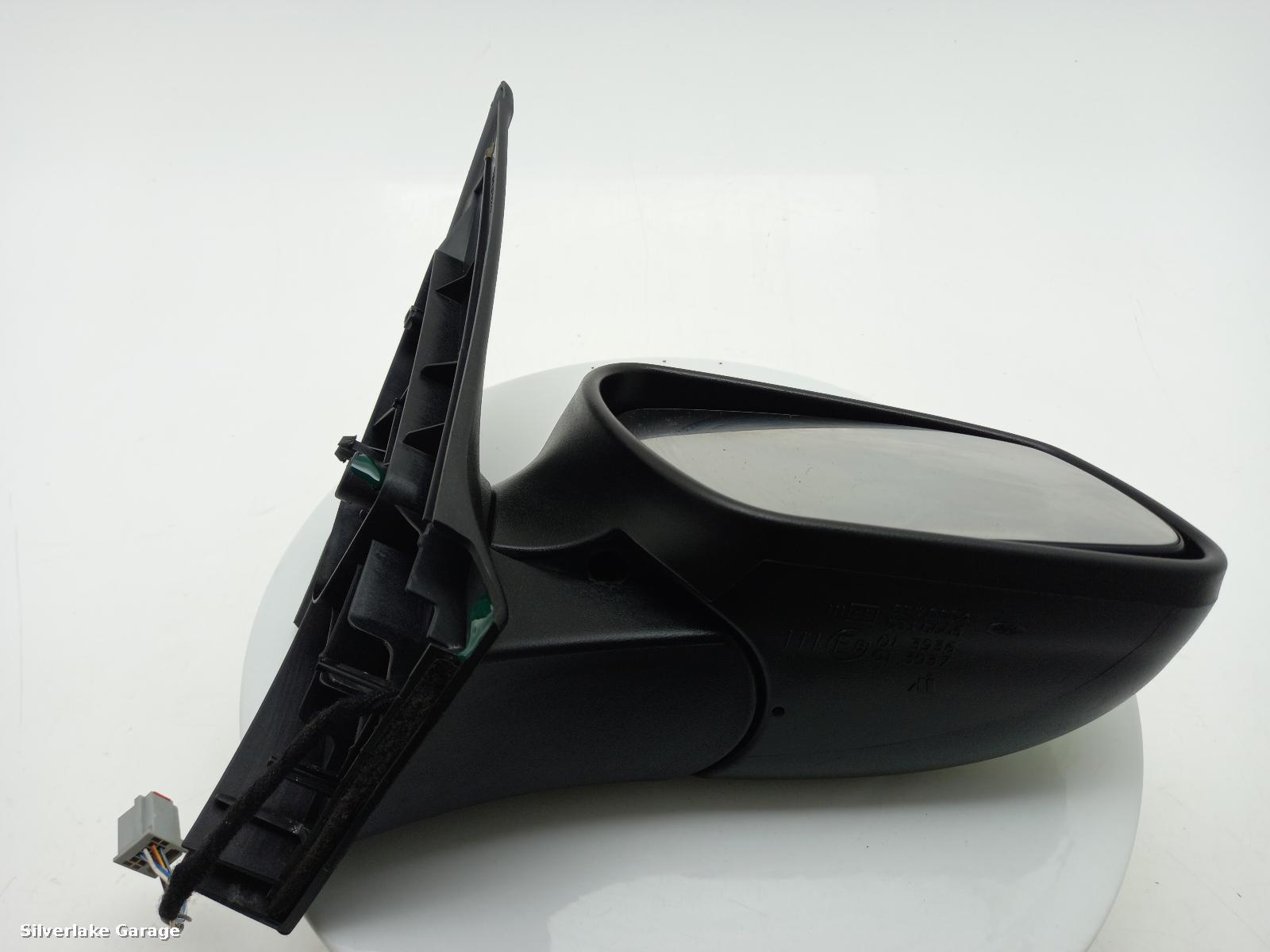 View Auto part R Door Mirror FORD FUSION 2006