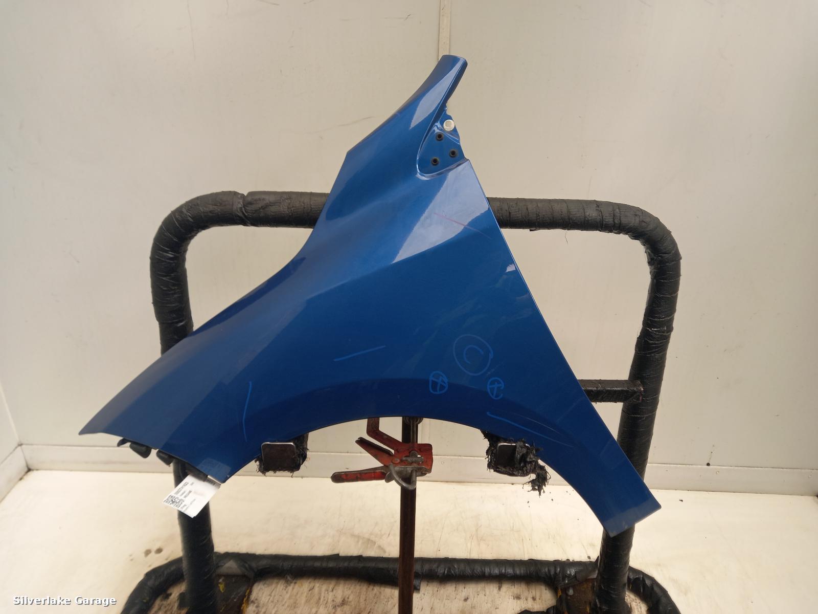 View Auto part L Wing RENAULT MEGANE 2010