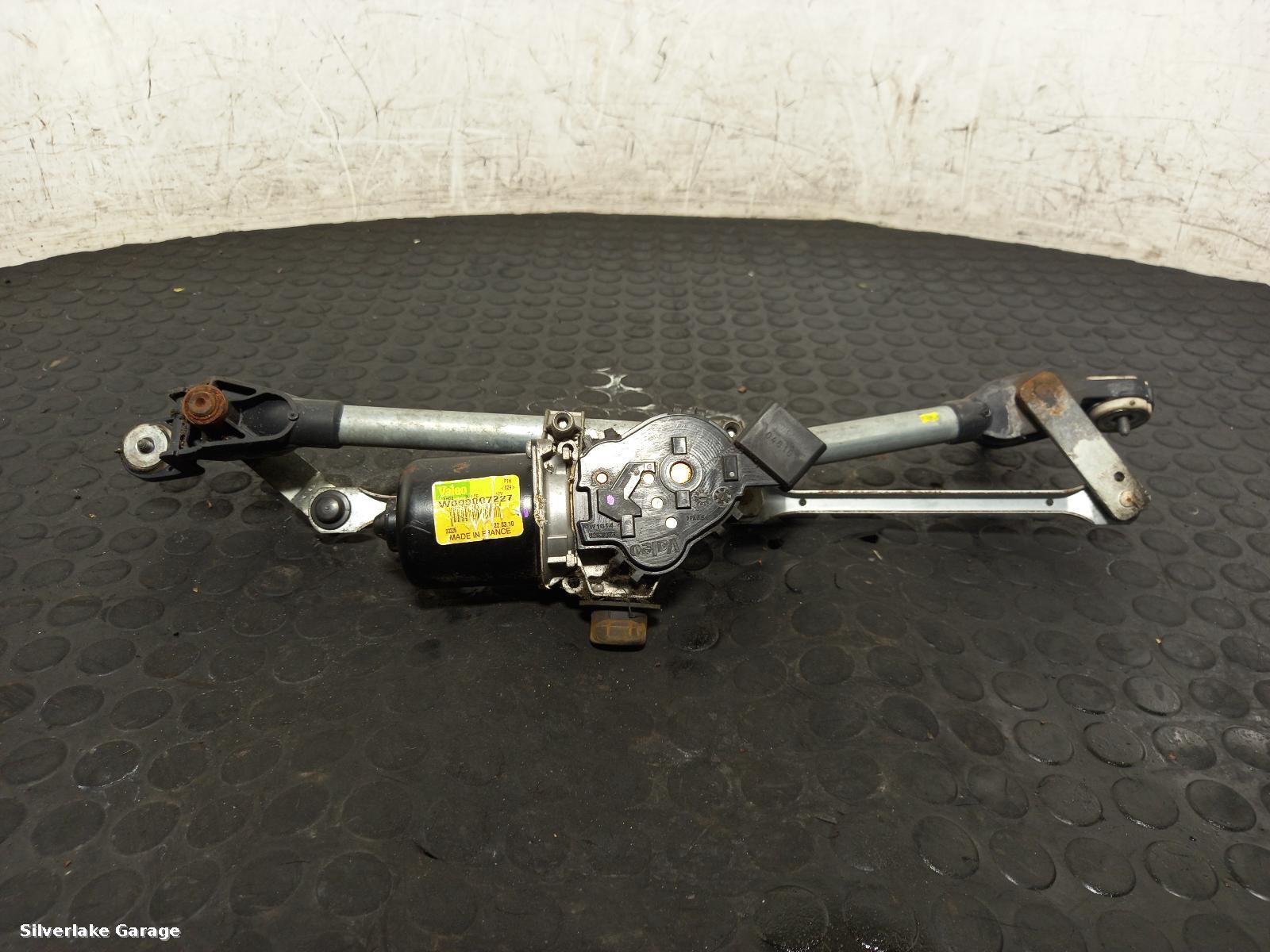 View Auto part Wiper Motor Front RENAULT MEGANE 2010