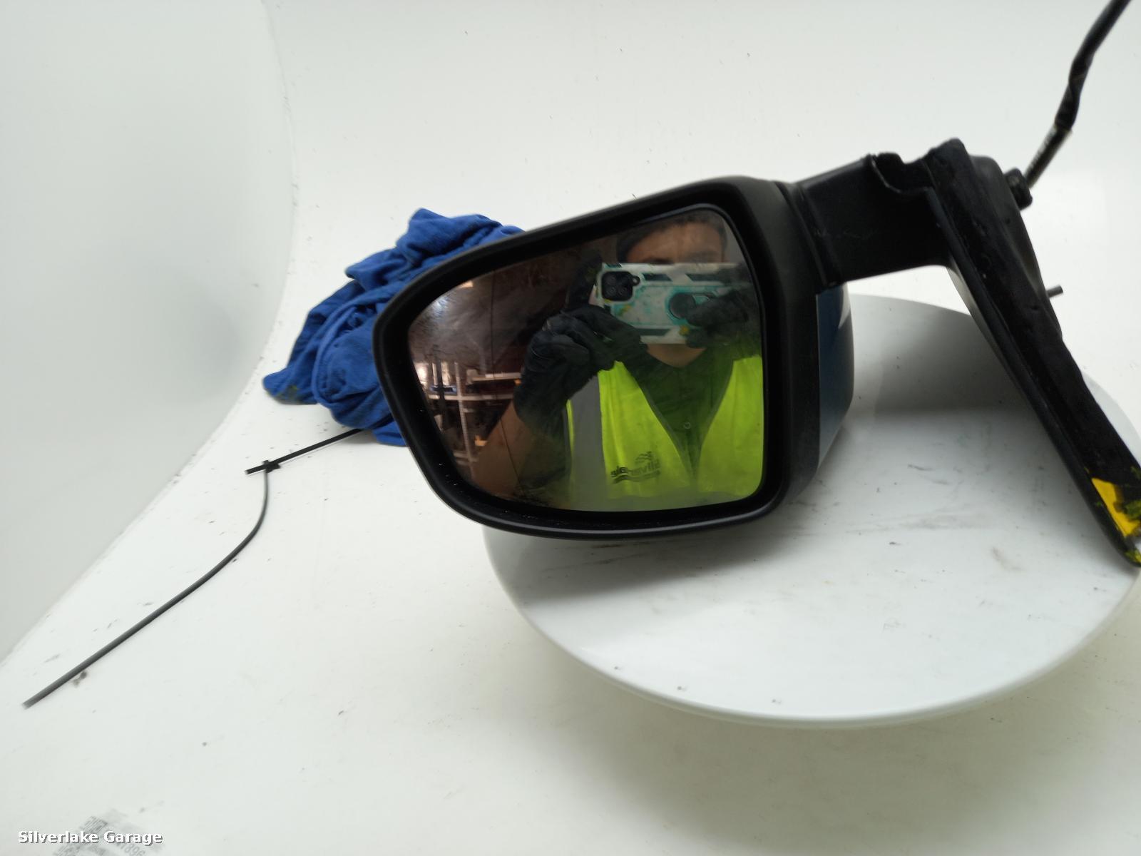 View Auto part R Door Mirror FORD MONDEO 2007