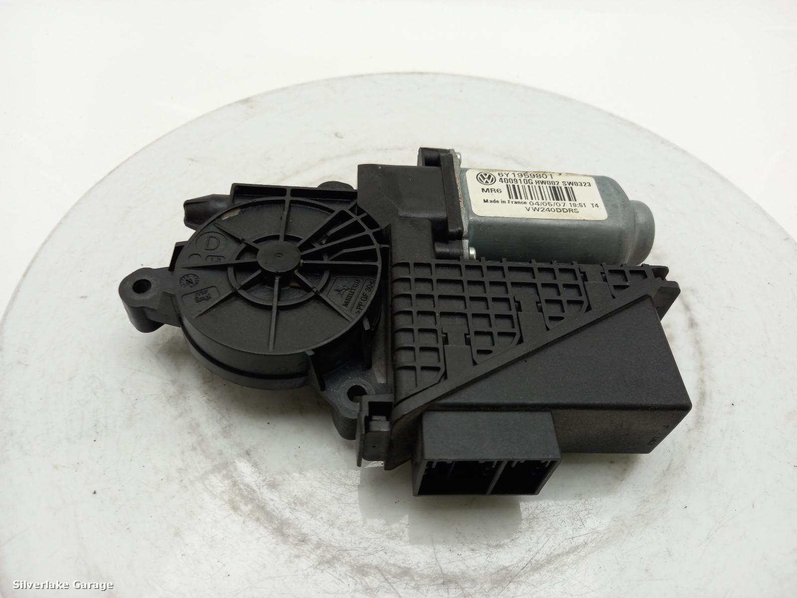 View Auto part RF Door Window Motor VOLKSWAGEN POLO 2007