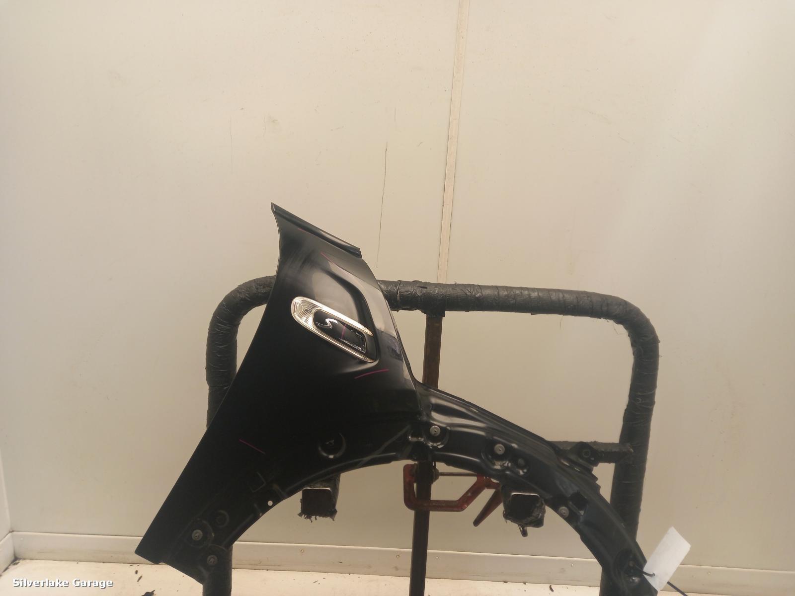 View Auto part R Wing MINI (BMW) MINI 2017