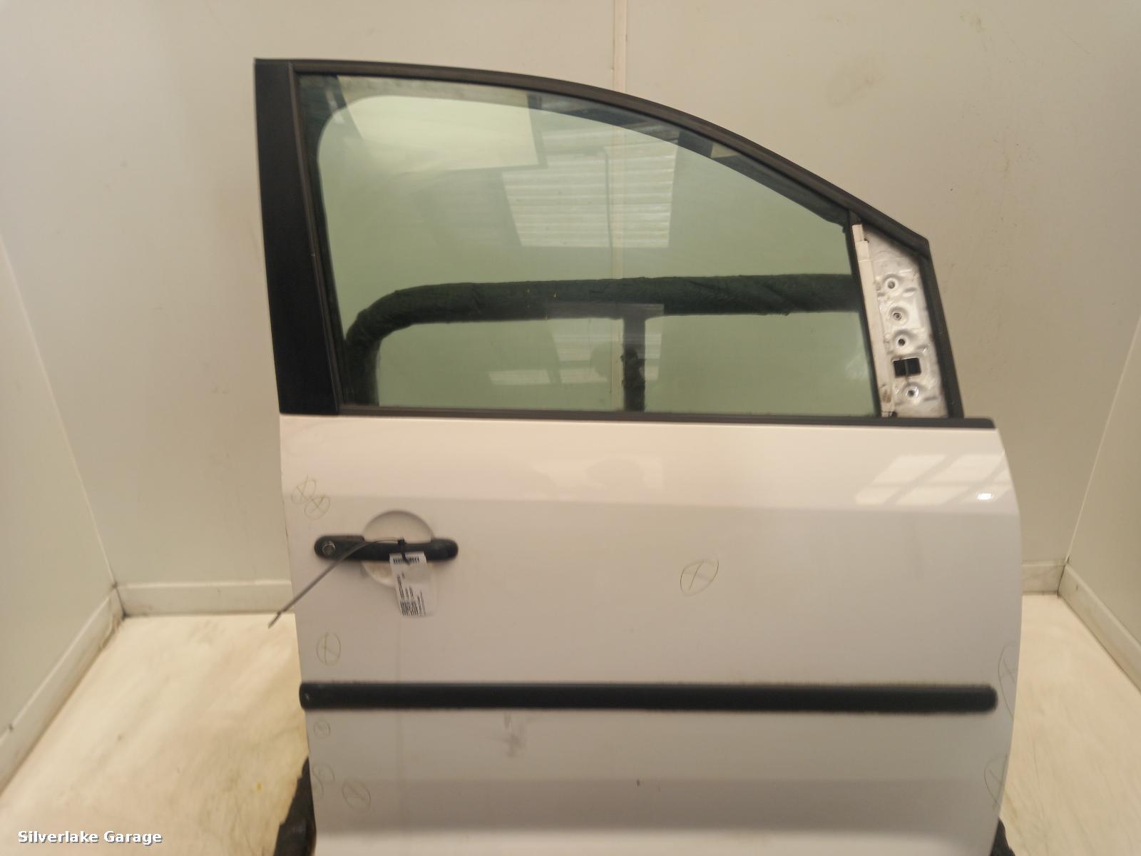 View Auto part R Front Door VOLKSWAGEN CADDY 2012