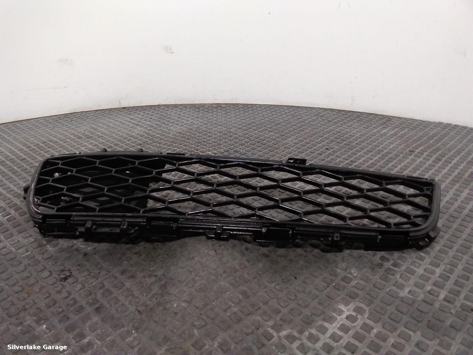 View Auto part Grille NISSAN SKYLINE 2004
