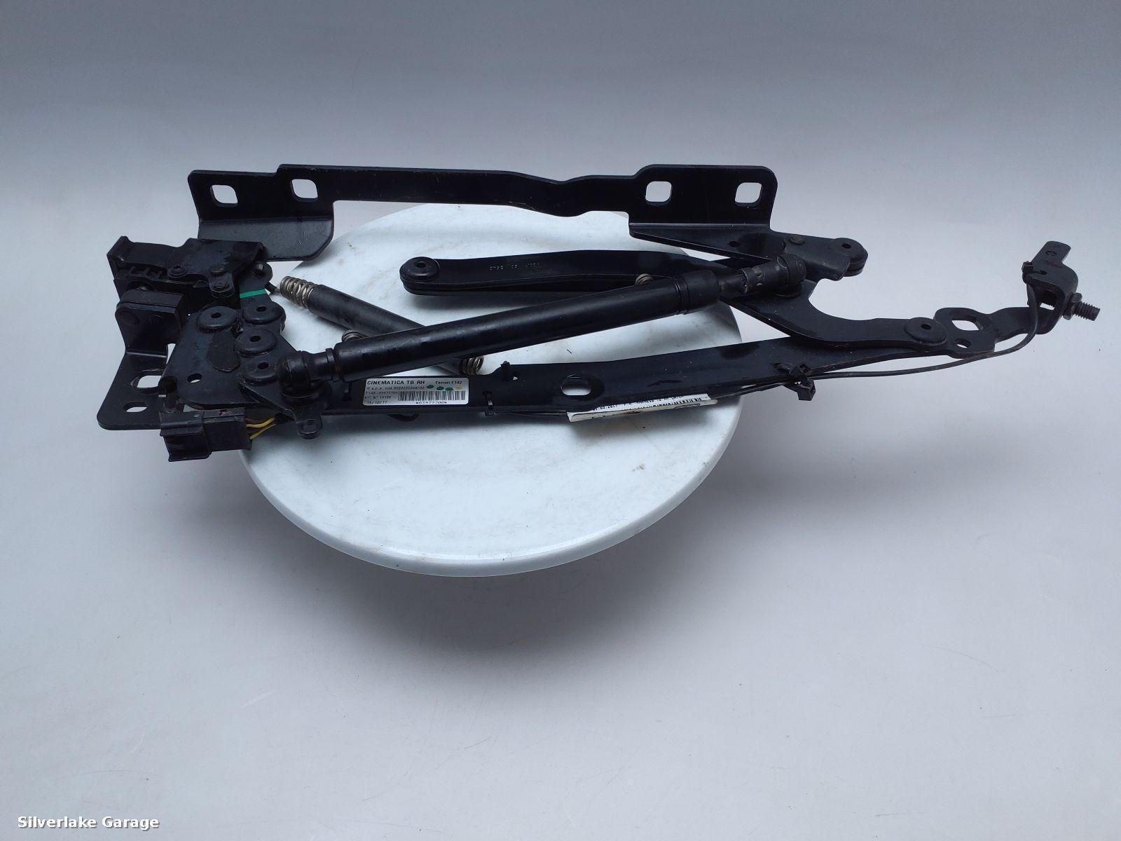 View Auto part Bootlid/Tailgate Hinge FERRARI 488 2018